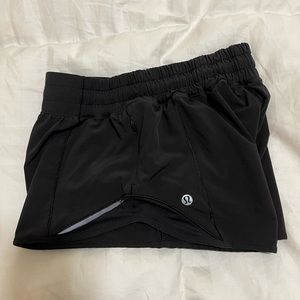 Lululemon Hotty Hot Short 2.5 in